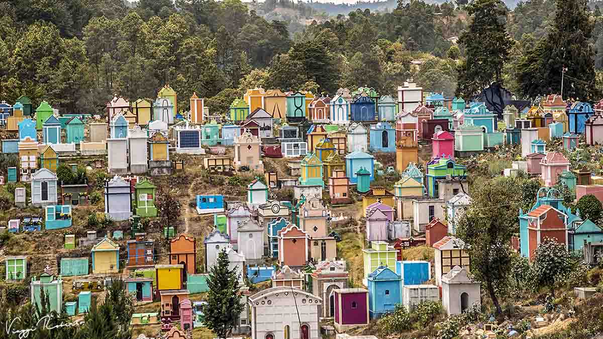 I cimiteri colorati del Guatemala