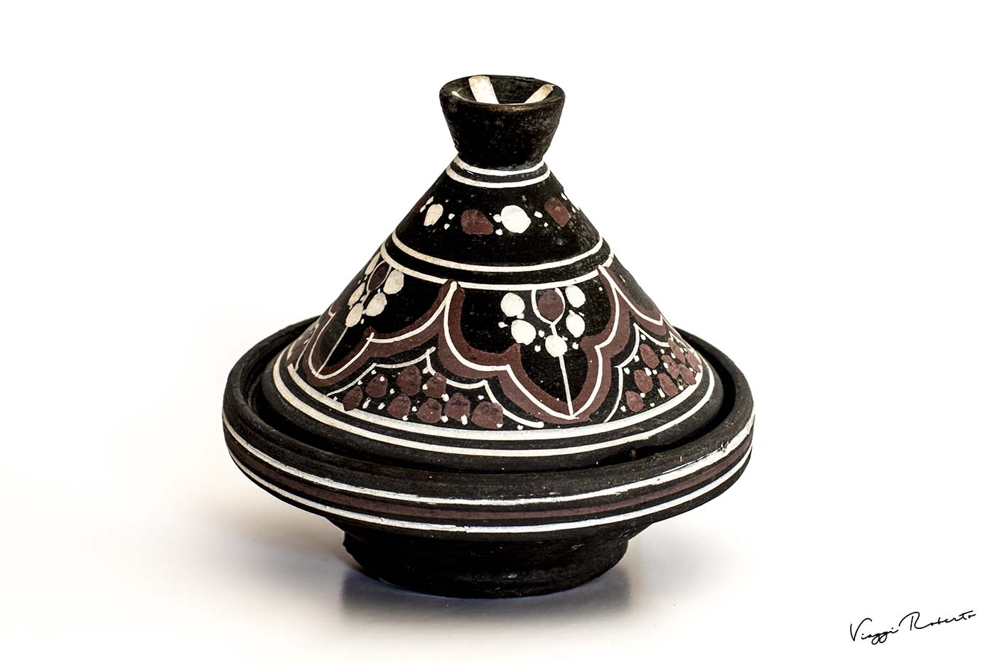 Tajine, pentola marocchina di coccio.